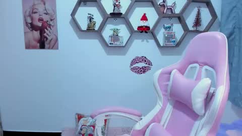 Sharon online show from December 18, 12:15 am