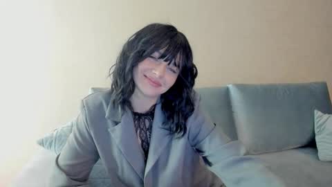 Sue online show from December 18, 6:23 pm