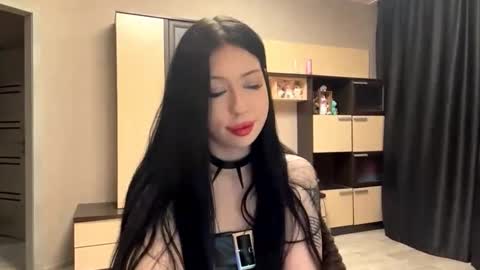 Dana online show from November 18, 8:15 am