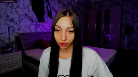 sheillawood online show from October 14, 12:35 am