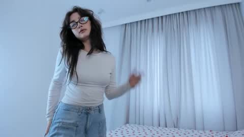 Jane online show from April 10, 9:15 am