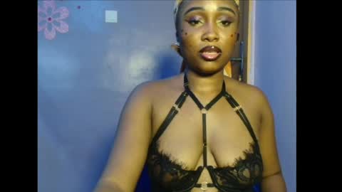Favour online show from July 6, 3:14 pm