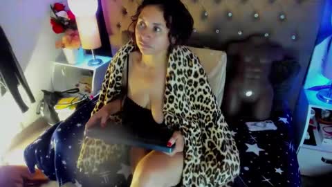 shera hade online show from March 11, 8:52 am