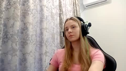 Lisa online show from December 18, 6:40 am