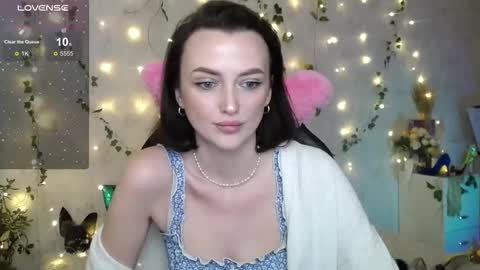 Vanessa online show from November 17, 1:01 pm