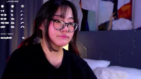 Naomi online show from April 27, 11:40 am