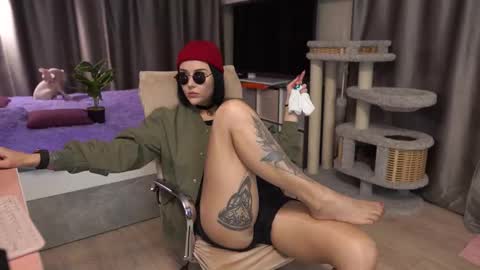 Anna online show from October 31, 6:34 pm