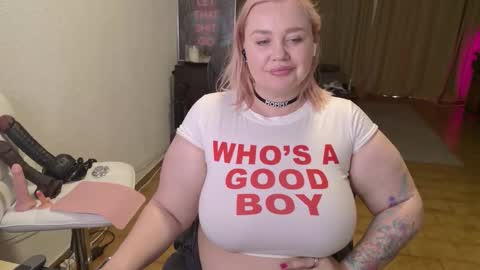 Mimi   online show from February 7, 3:16 pm