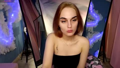 Emly online show from November 5, 3:39 pm