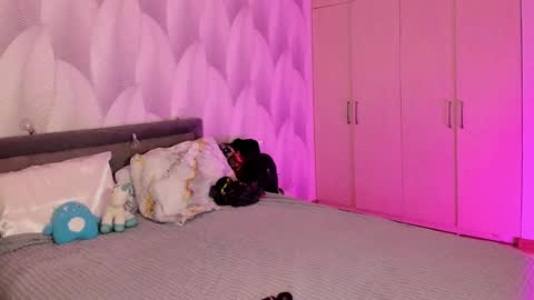 Mika online show from January 17, 2:18 am