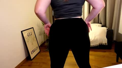 shy_nerd_babyy online show from February 13, 5:44 pm