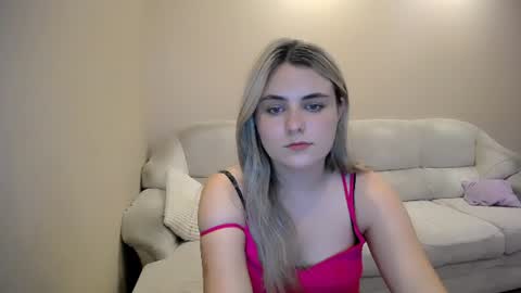 shy_sabrina_ online show from August 5, 5:08 pm