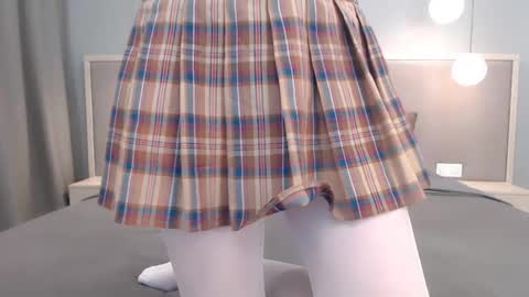 shy_schoolgirl_ online show from October 6, 6:12 pm