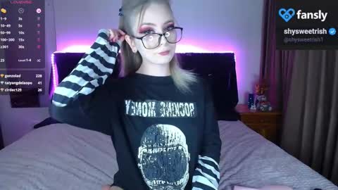 shysweetrish online show from March 3, 1:28 am