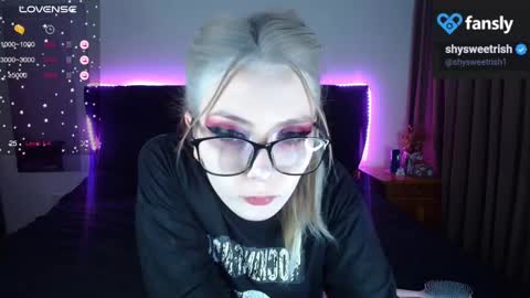 shysweetrish online show from March 8, 7:57 am