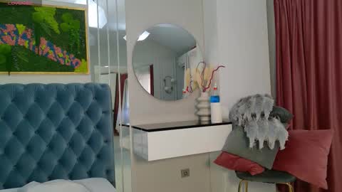 Sienna online show from March 25, 12:08 pm