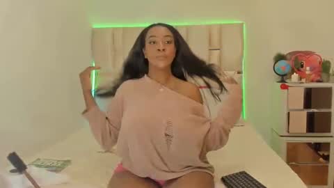 sierra_violet online show from December 22, 6:17 am