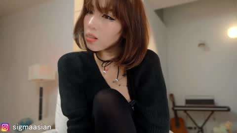 OF   instagram sigmaasian twitter sigmasian online show from January 6, 3:31 am