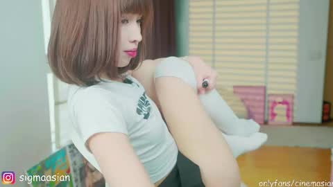 OF   instagram sigmaasian twitter sigmasian online show from February 12, 5:47 am