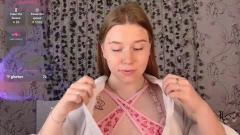 Chloe online show from October 6, 5:02 am