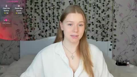 Chloe online show from November 24, 4:58 am