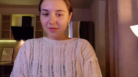 You fav Miss Si online show from September 18, 5:33 pm