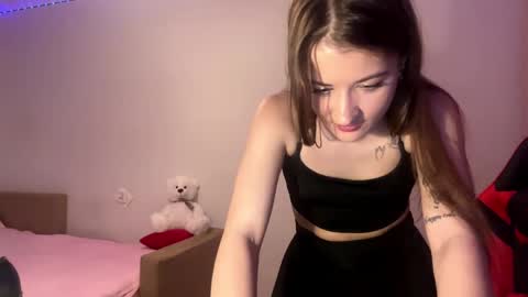 Alice online show from June 3, 2:33 pm