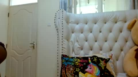 simply_eve1 online show from June 14, 6:03 am
