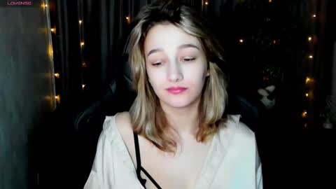 Sinty Noria online show from February 19, 1:40 am