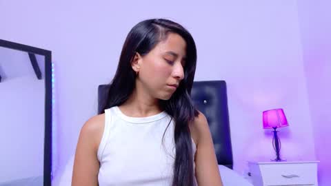 skinny_hottie18 online show from November 11, 8:28 pm