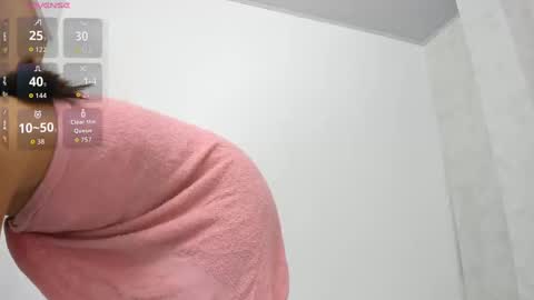 Isabela online show from October 4, 12:00 pm