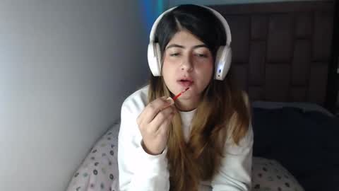 Skyler online show from March 12, 2:52 am