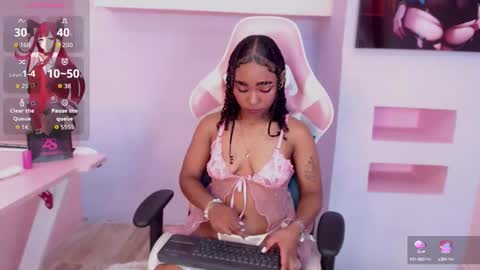 skylerbloom online show from September 12, 4:35 am