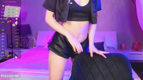 Lily online show from November 9, 11:39 am