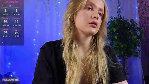 Lily online show from October 26, 1:39 pm