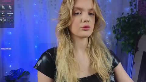 Lily online show from November 25, 11:34 am