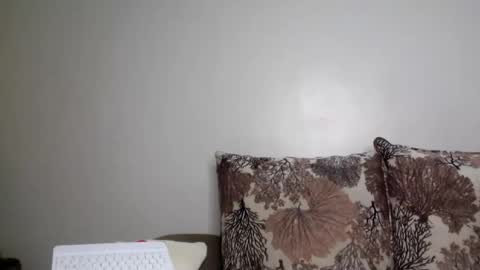 slimy_baiby online show from February 5, 10:35 pm