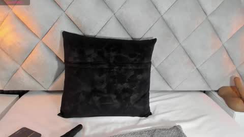 slut_milf_ online show from December 2, 8:11 pm