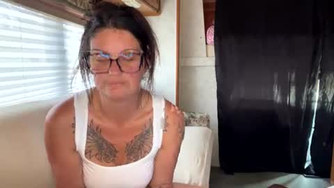sluttycouple840 online show from July 12, 8:42 pm