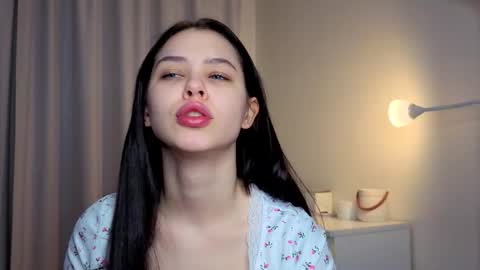 Lily online show from February 4, 1:25 pm