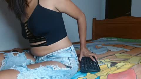 smallflorecita online show from January 24, 7:07 pm