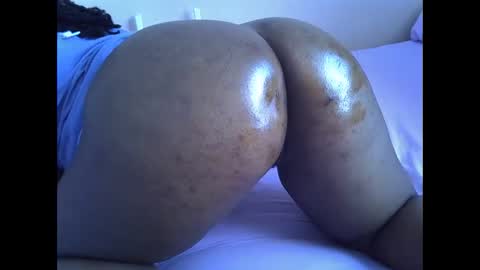 smart_lilly online show from February 21, 8:48 am