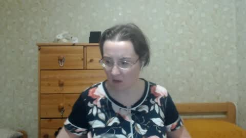 smart_rose online show from April 7, 7:27 pm