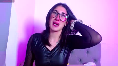 IG     OF red moonn online show from October 21, 6:17 am