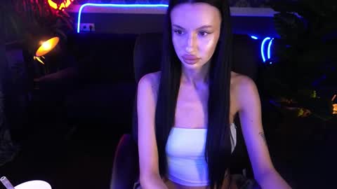 snow_whiteeex online show from September 15, 7:16 am