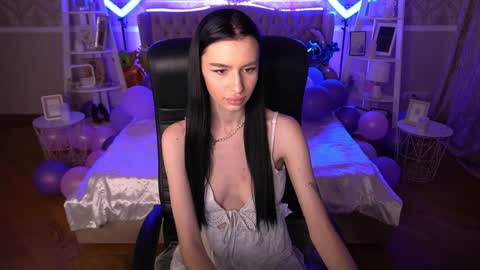 snow_whiteeex online show from January 19, 1:55 pm