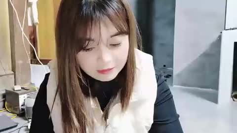 snow online show from January 8, 3:27 pm