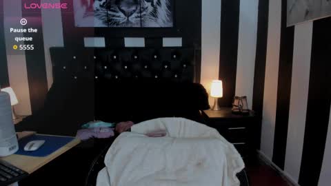 leidy online show from October 26, 2:01 pm