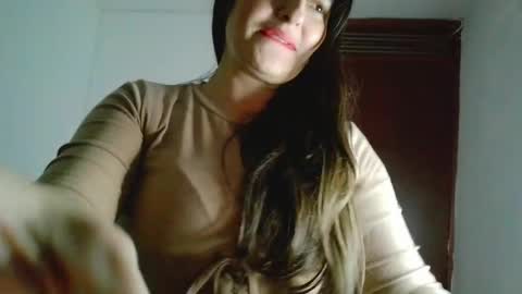 Soffi Betacur online show from April 16, 4:13 am