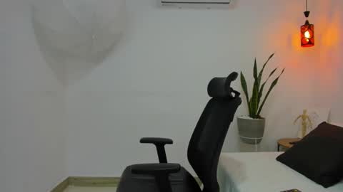 soffiegrey online show from November 25, 2:03 am